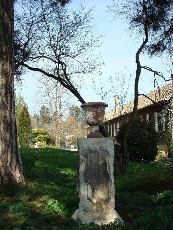 Апартаменты Les Communs Du Manoir Экюли Экстерьер фото